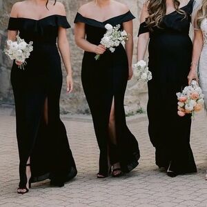 Elegant Off-Shoulder Black Bridesmaid Dress